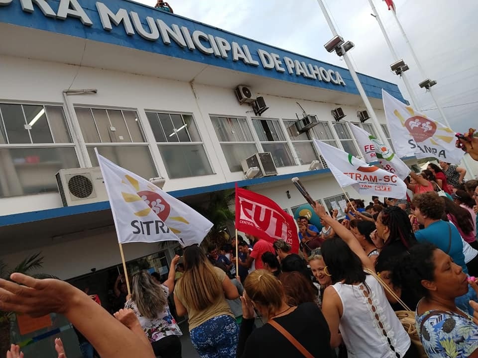 Servidores do grupo “menores salários” terão novo abono de R$ 100 a partir de janeiro