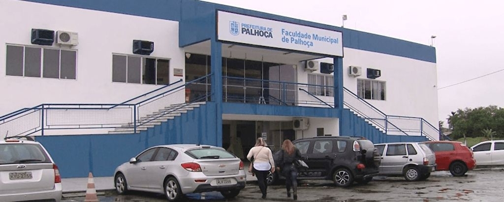 Prefeitura impõe retrocessos à Faculdade Municipal de Palhoça